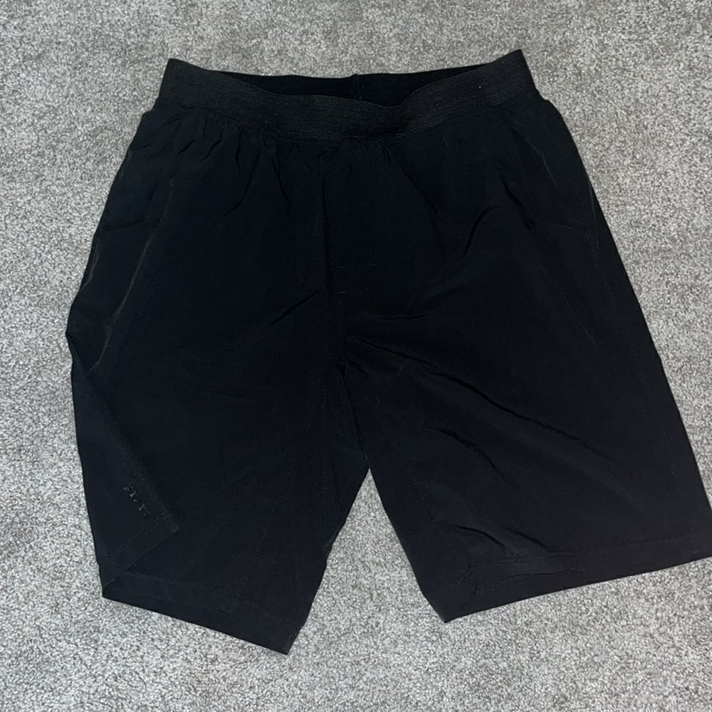 PrAna men’s 10” inseam Black Hiking Yoga gym work out Shorts 32-36 waist Large